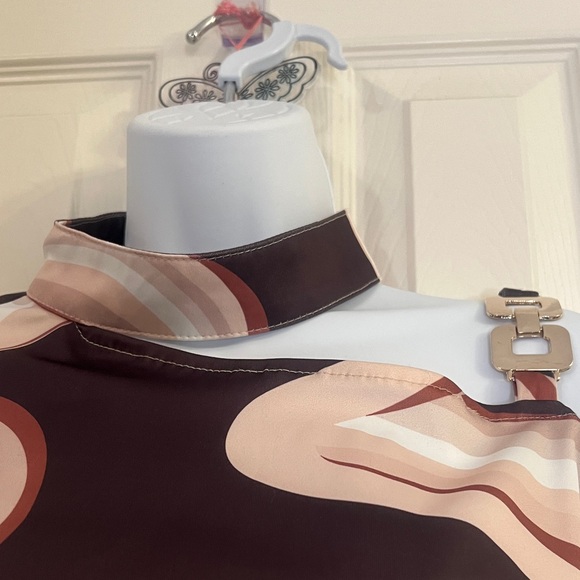 Stylish Abstract One-Shoulder Top - Picture 3 of 6